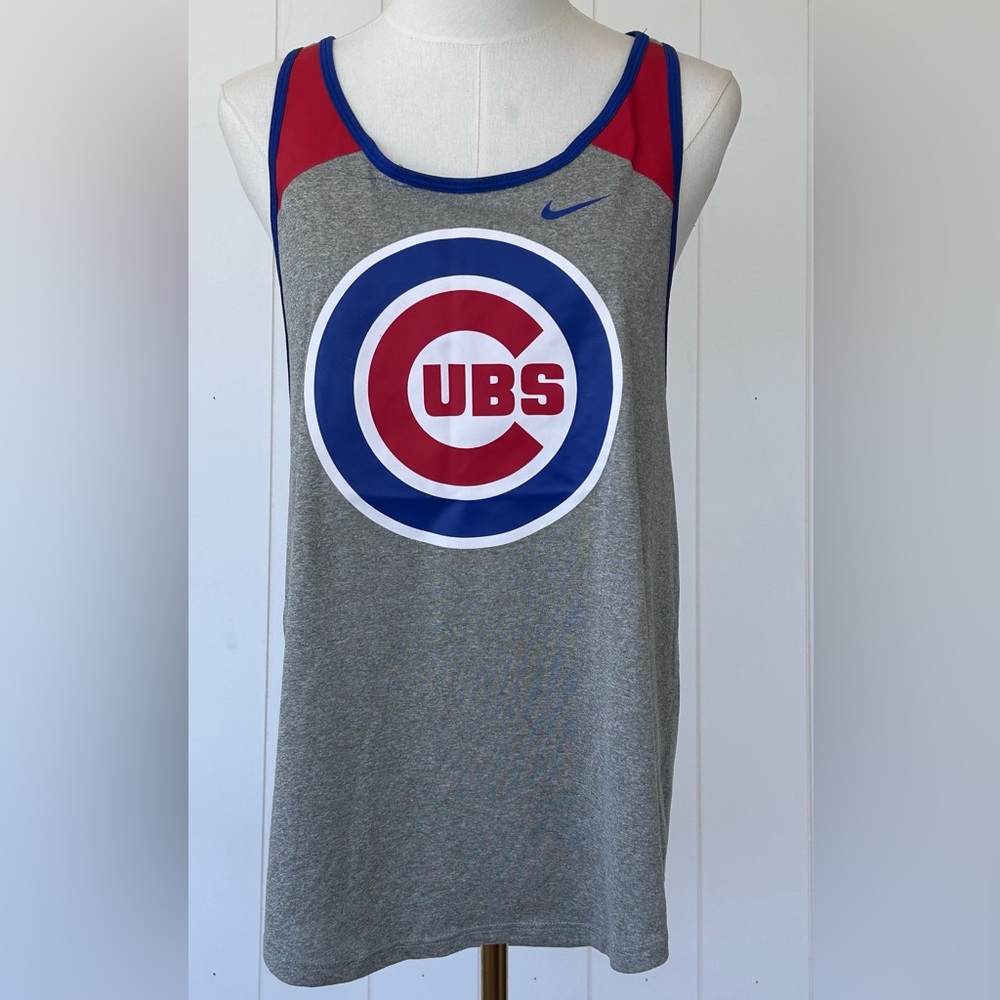 Nike Genuine Merchandise Women’s Chicago Cubs Athletic Cut Tank Top Size Large‎